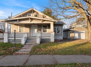 1117 17th Ave, Moline, IL 61265