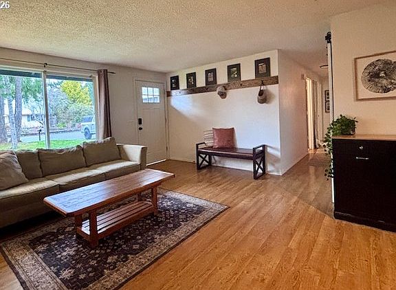 4th image of 2040 20th St