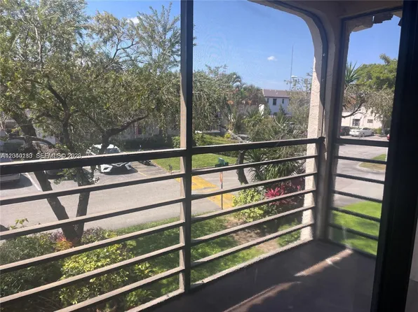 20825 NE 8th Ct APT 202-19, Miami, FL 33179