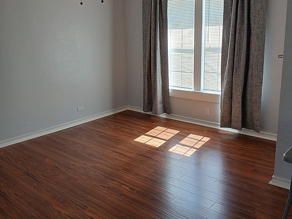 4th image of 2223 Waverly Ave