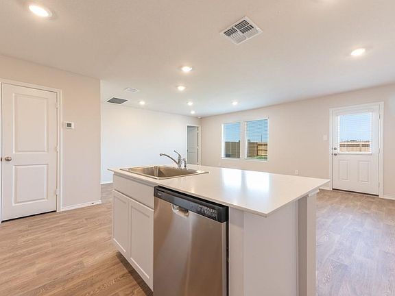 2nd image of 2115 Windflower Ln