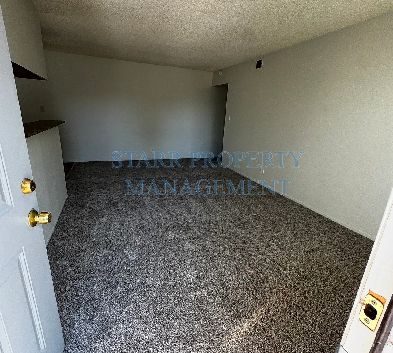 2 bed, 1.0 bath, 840 sqft, $1,295 — Photo 2