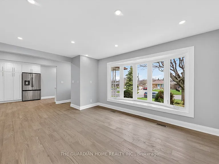 64 Gatineau St #MAIN FL — Photo 6