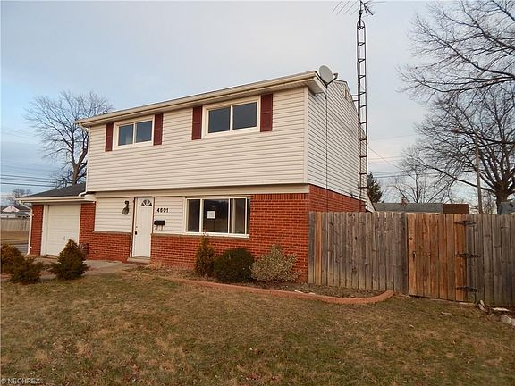 3rd image of 4601 Meadow Ln