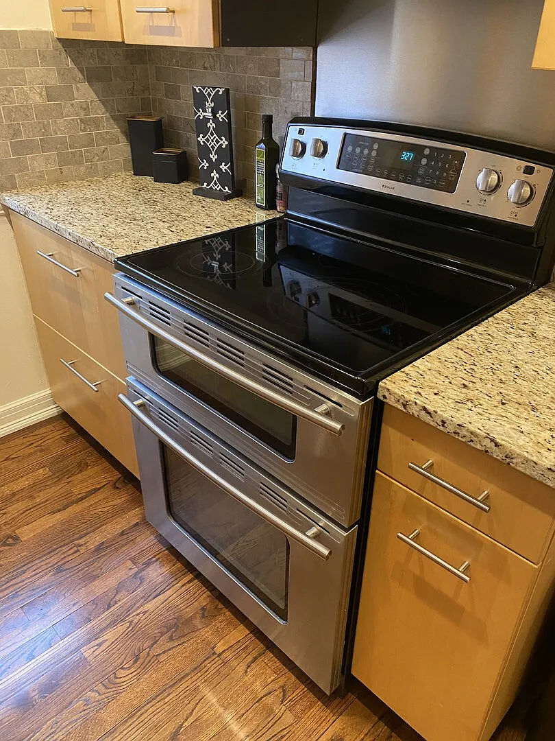 Cozy Condo Near Downtown Birmingham — Photo 4