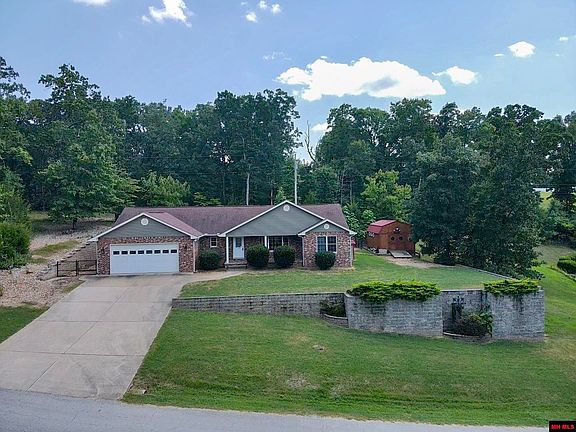 3rd image of 109 Ferncliff Point