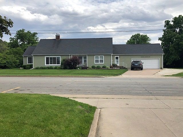 1st image of 116 W Ogden Ave