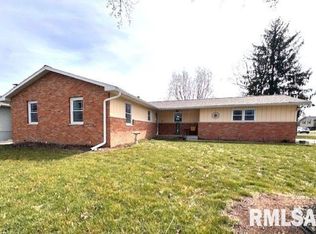 2 Mary Ln, South Jacksonville, IL 62650