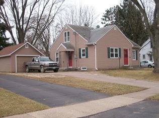 137 9th St, Clintonville, WI 54929