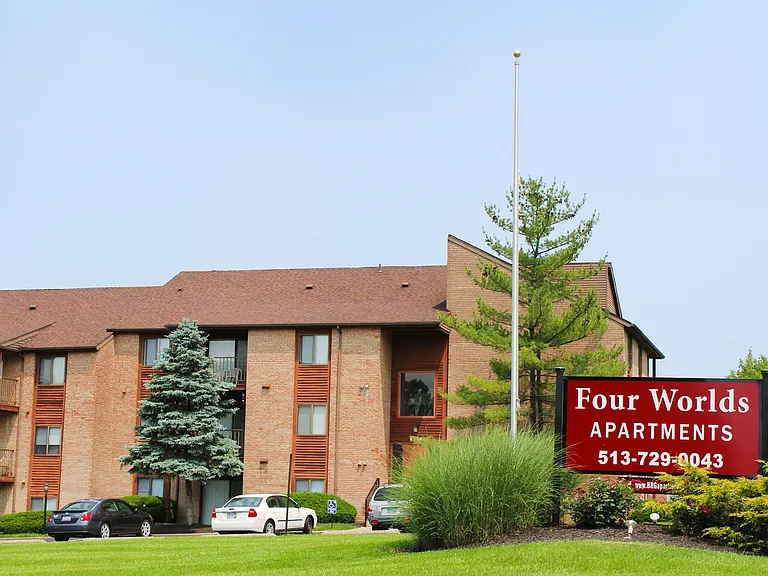 Four Worlds Apartments — Photo 14