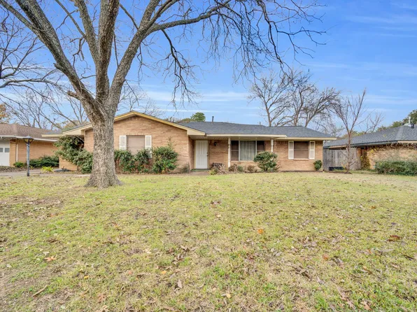 1320 Apache St, Arlington, TX 76012