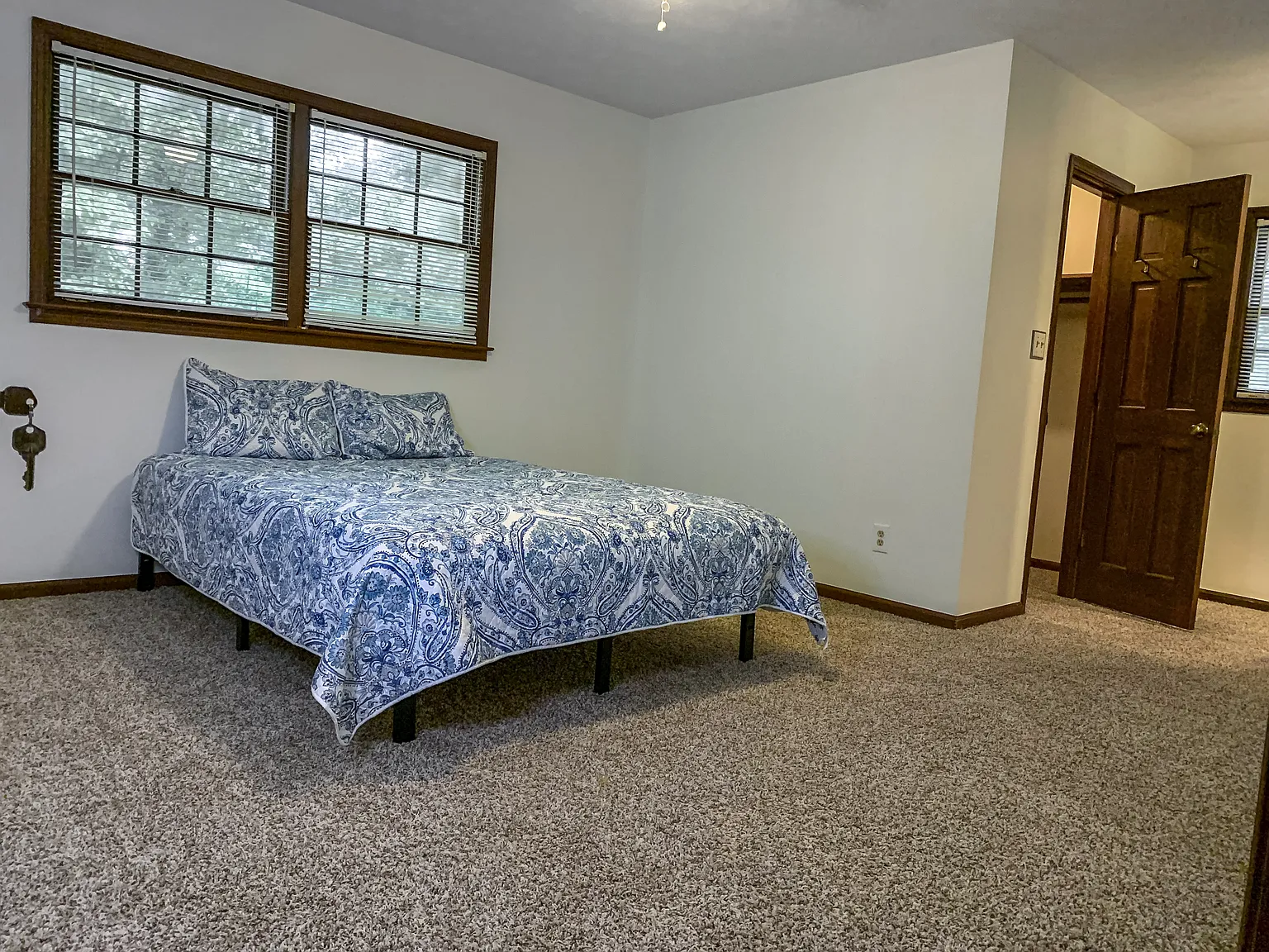 4 bed, 3.0 bath, 1634 sqft, $1,213 — Photo 1