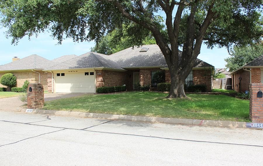 1st image of 4848 Courtside Dr