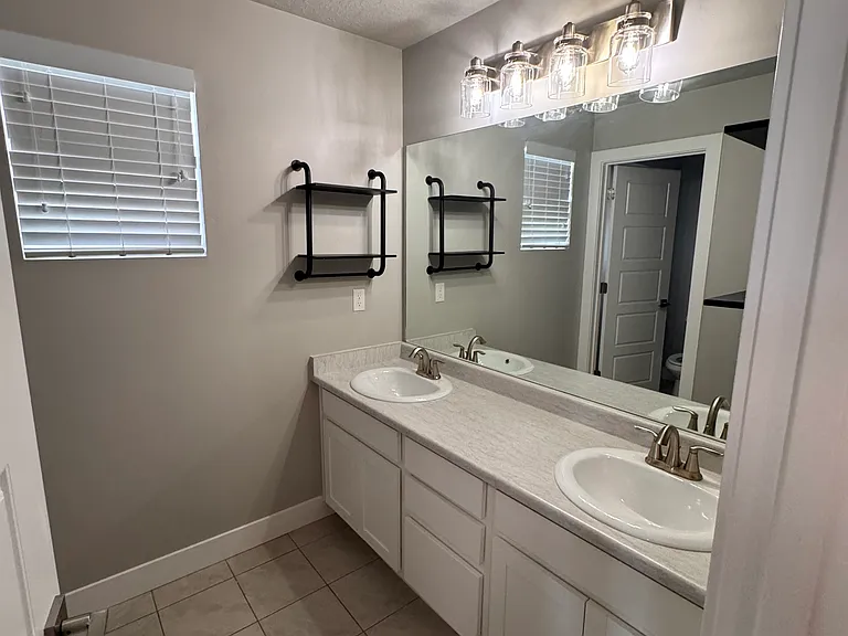 15146 S Cantle Dr — Photo 7