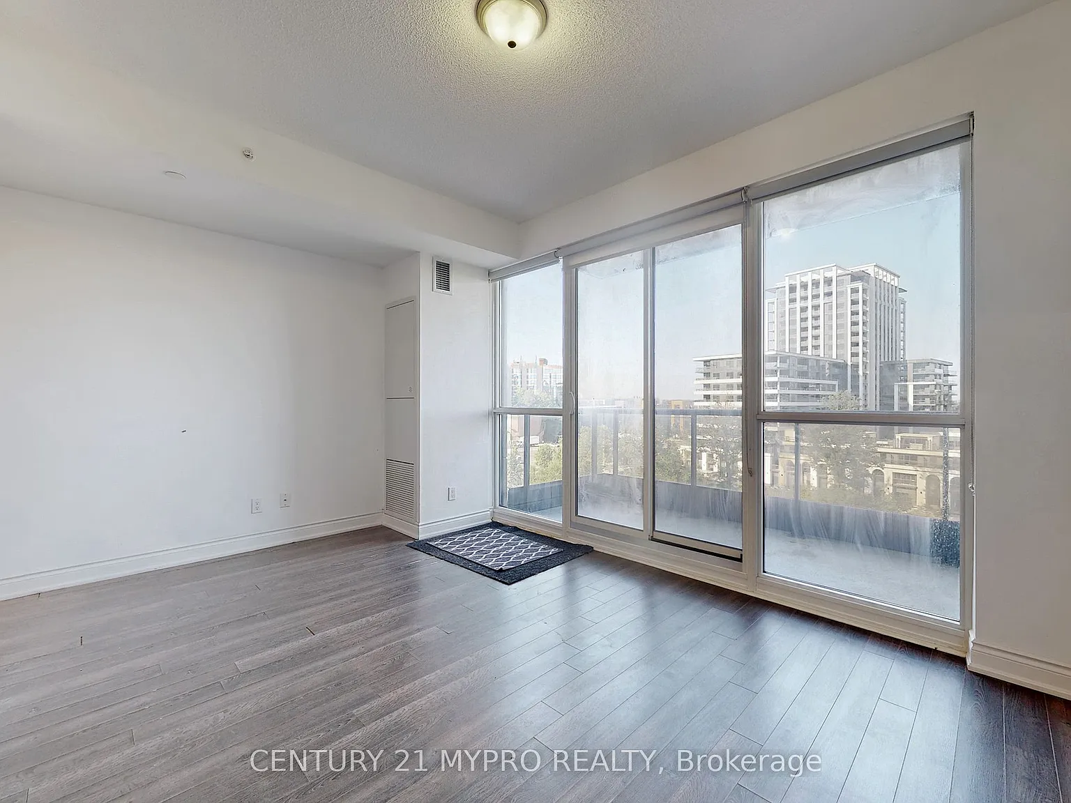 3 bed, $3,200 — Photo 2