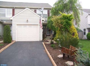 719 Hawk Ridge Dr, Hamburg, PA 19526