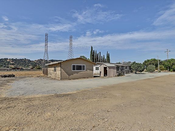 3rd image of 533 Live Oak Ave