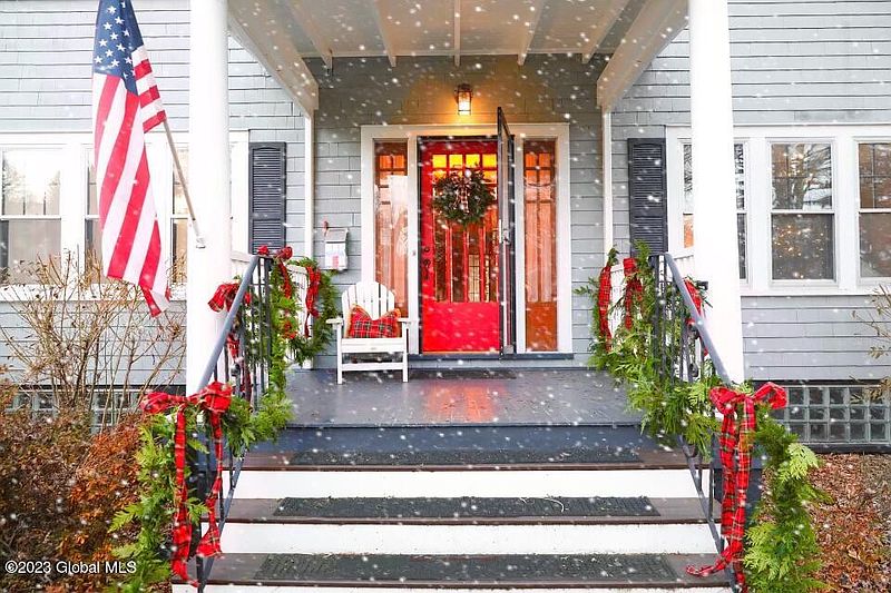 2nd image of 2250 Grand Boulevard
