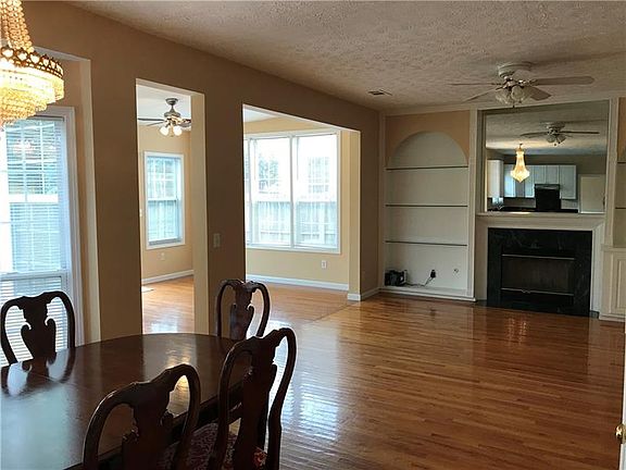 5th image of 4204 Berwick Farm Dr