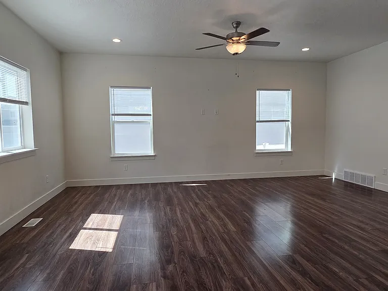 4697 E Breezy Patch Rd — Photo 9