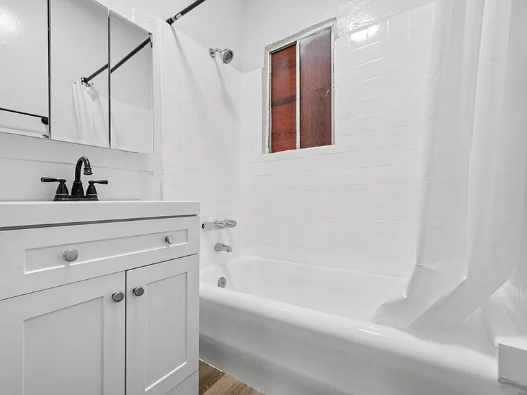 751 Normandie Ave #403 — Photo 13