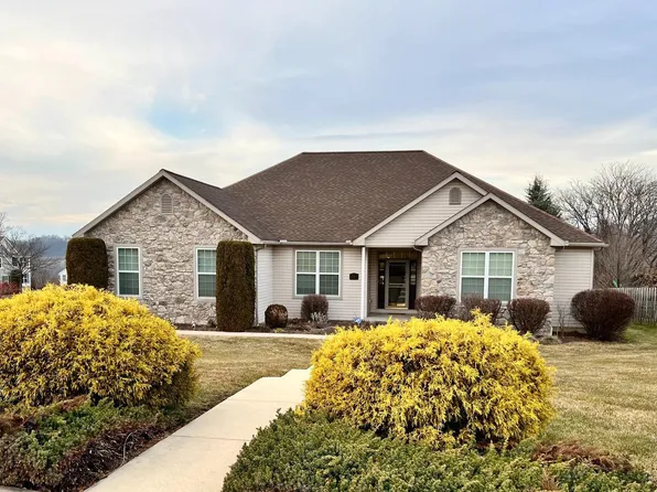 116 Ellsworth Dr, Sinking Spring, PA 19608