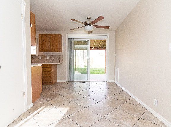 4th image of 387 Melrose Dr