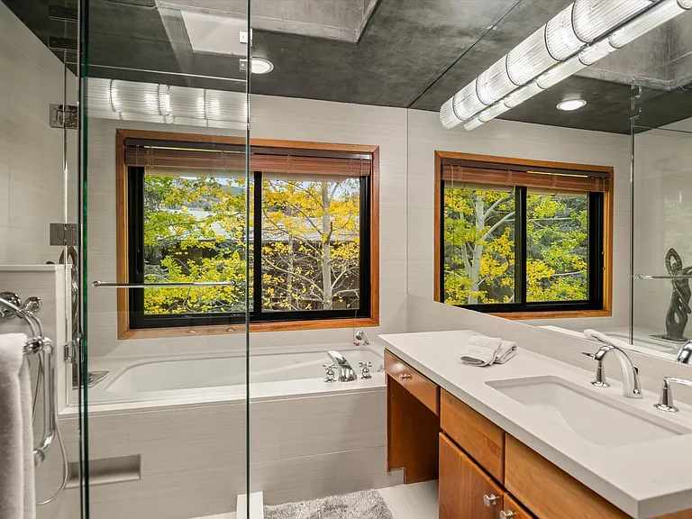 650 S Monarch St #9 — Photo 10