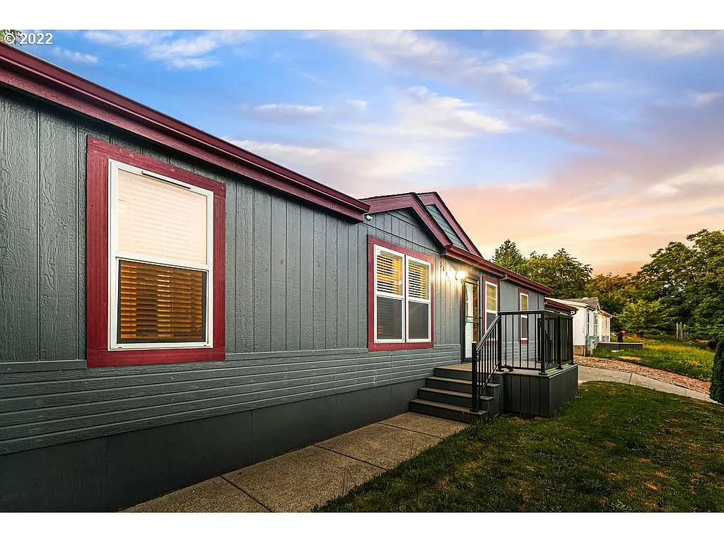 5602 NE 68th St photo 1