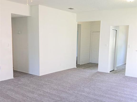 3rd image of 412 Adelaide Dr