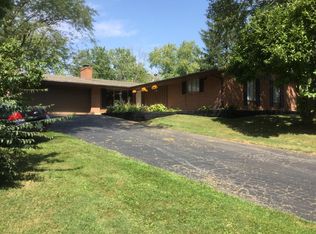 2303 Ivy Crest Dr, Bellbrook, OH 45305