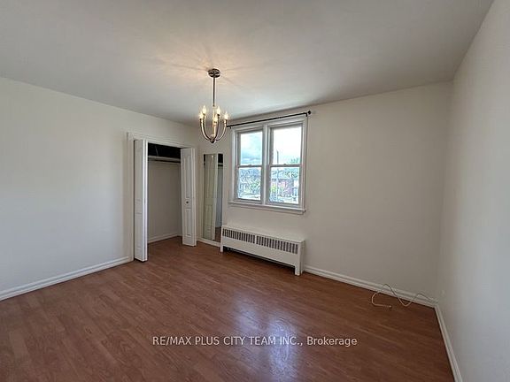 4th image of 3432 Bathurst St #1