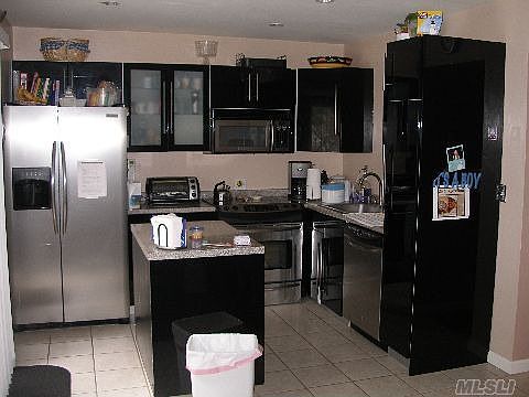 3rd image of 3 Lexington Ct