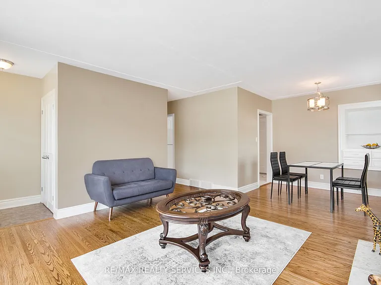 185 Burlington St — Photo 5