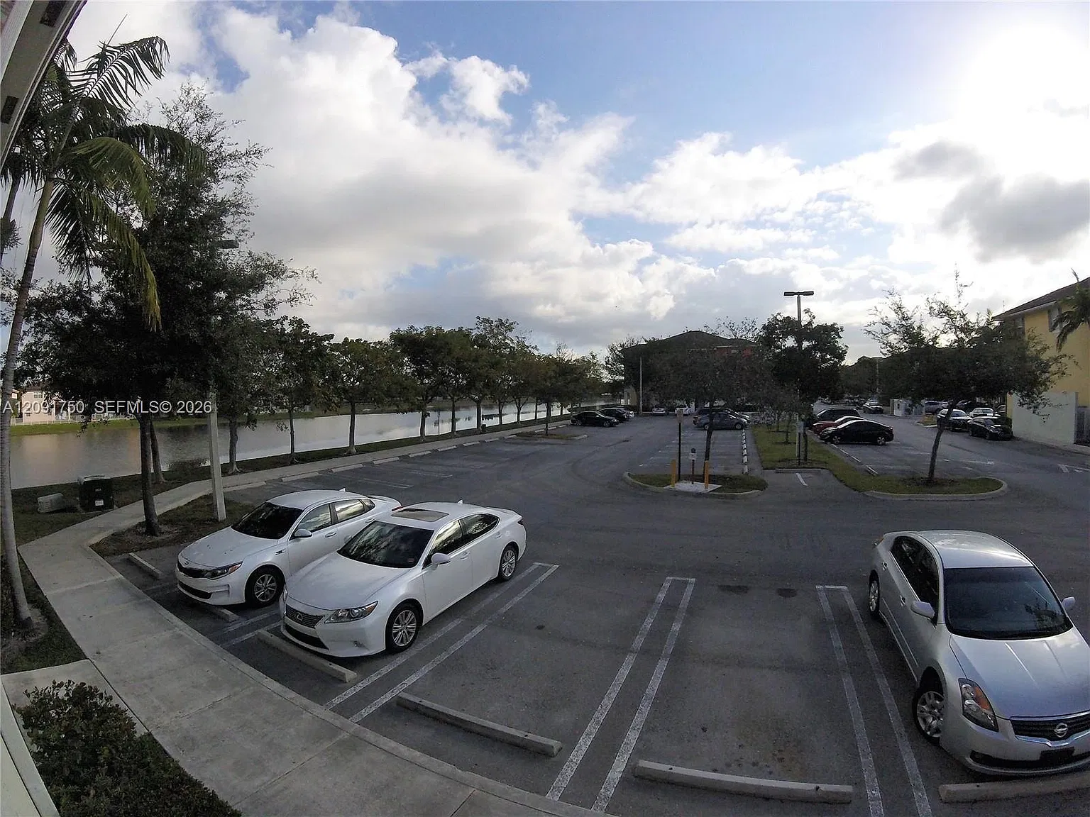 2 bed, 2.5 bath, 1260 sqft, $2,550 — Photo 3