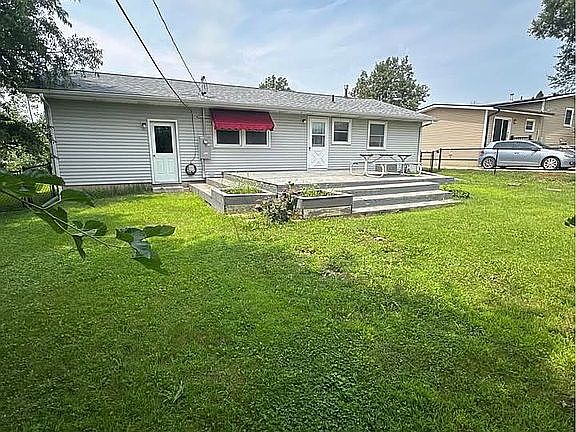 4th image of 321 Peace Ave NW
