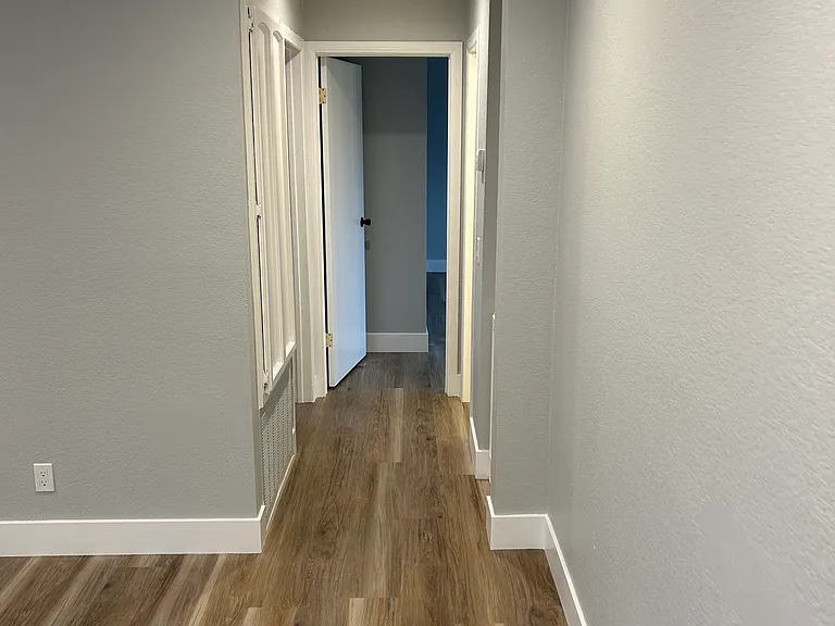 8437 Stewart And Gray Rd #B — Photo 4