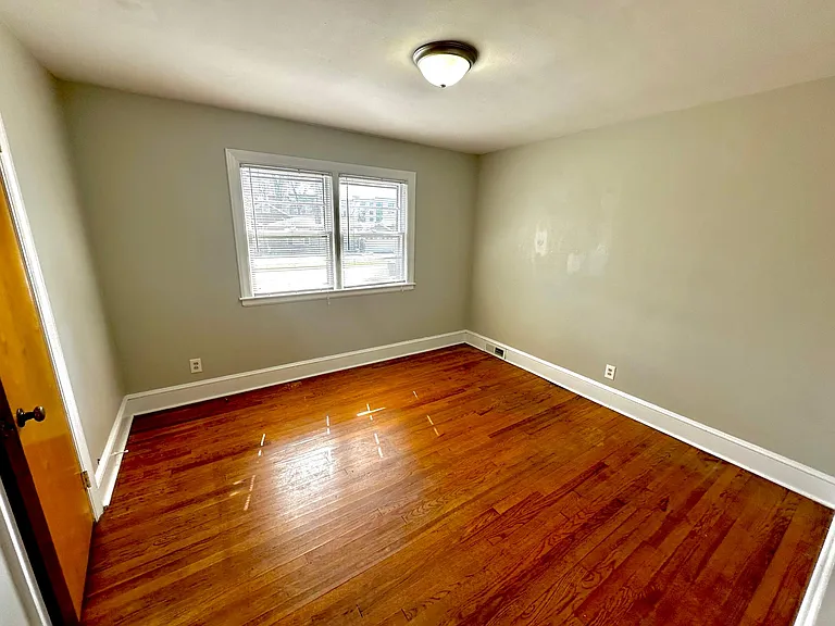 3415 Benard Ave — Photo 11