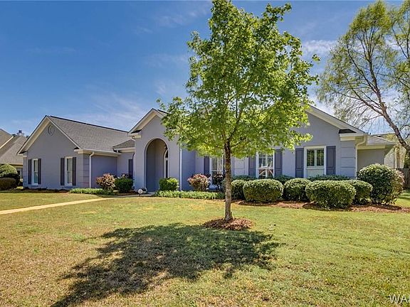 3rd image of 1451 Greymont Ln