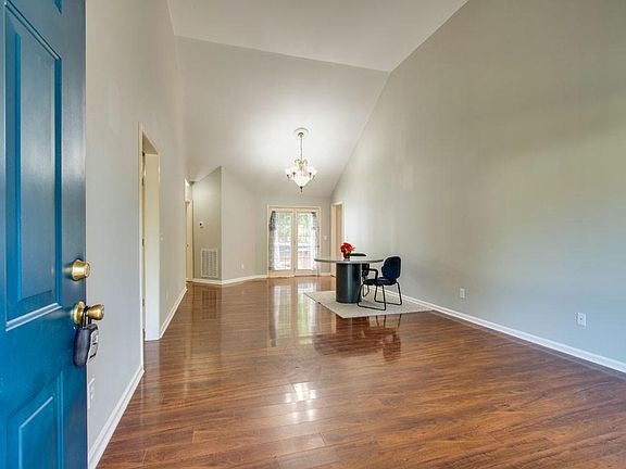 4th image of 106 Forrest Ln