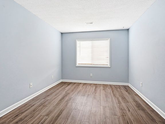 4th image of 1451 Turkey Ridge Dr #D