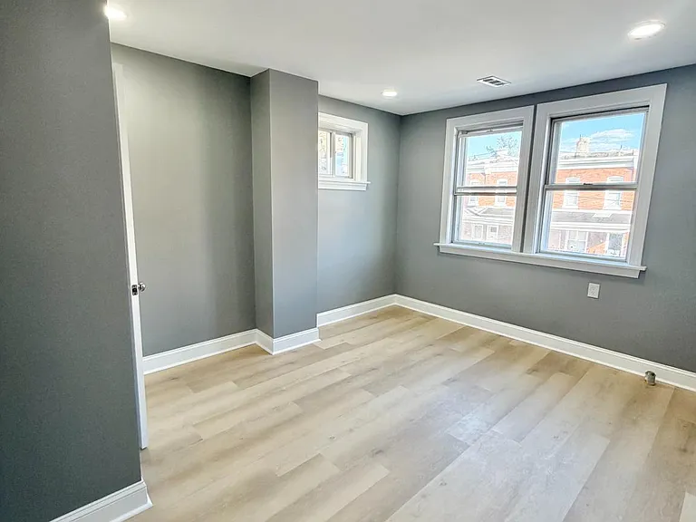 406 Kingsley St — Photo 9