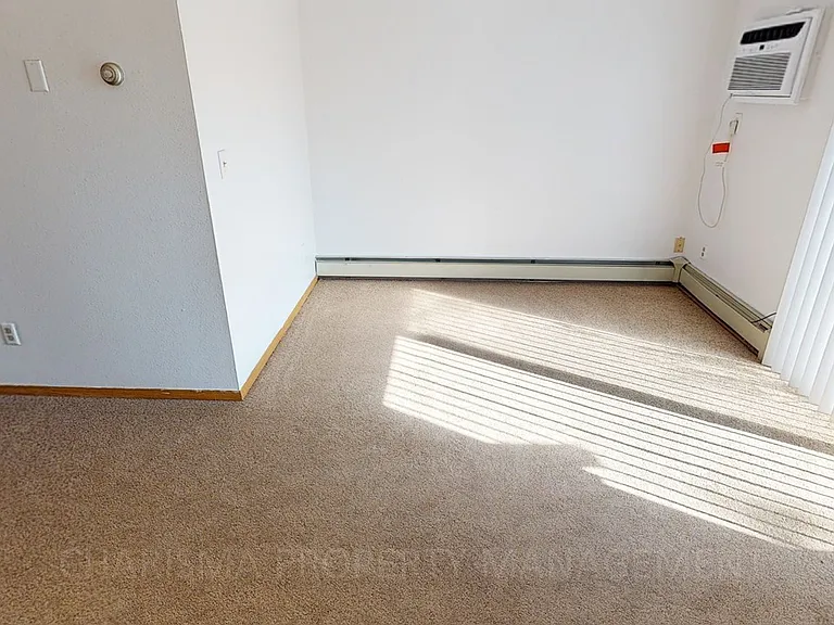 Wedgewood Apartments — Photo 12