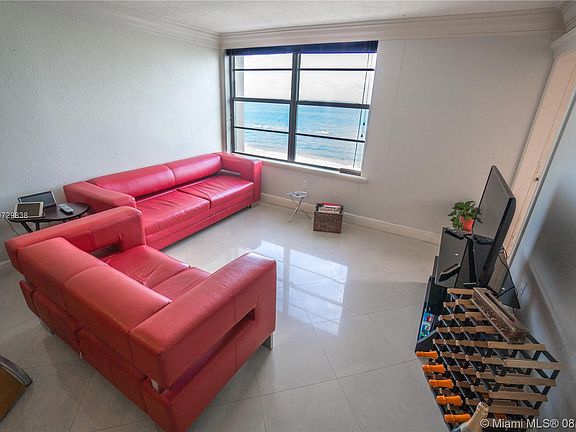 4th image of 2899 Collins Ave APT 1149