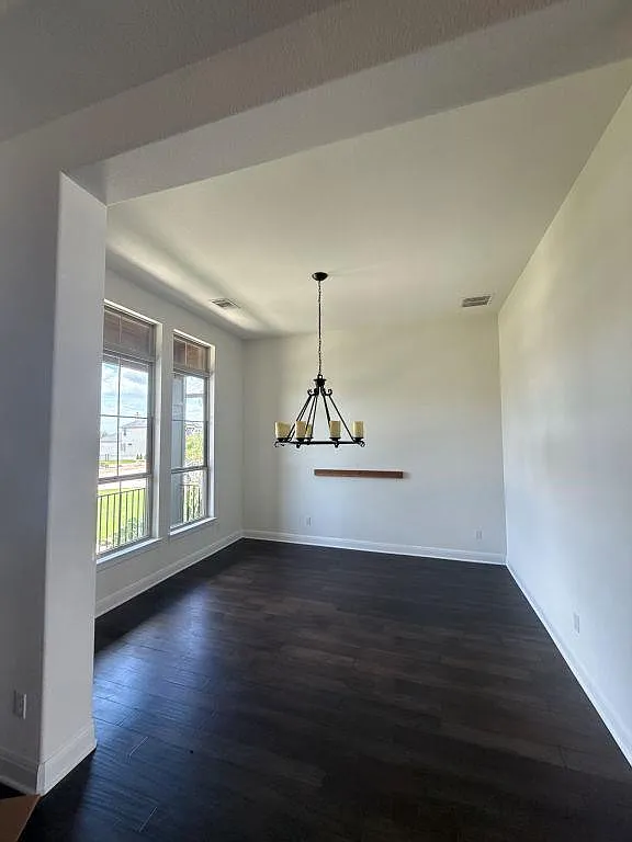 5 bed, 5.5 bath, 4628 sqft, $7,200 — Photo 3