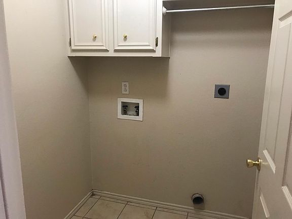 4th image of 407 Kline Ave Unit 1