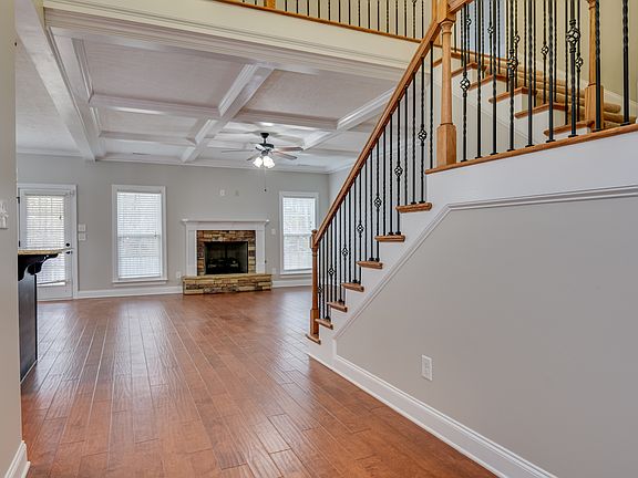 3rd image of 756 Herrington Dr