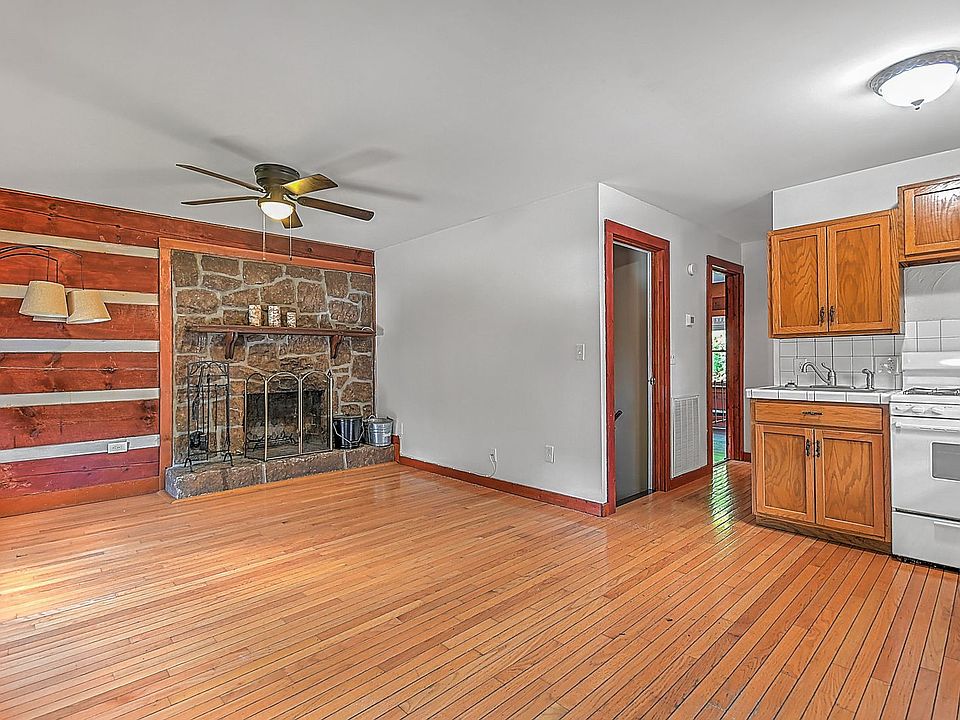 1st image of 2822 Walnut St #16