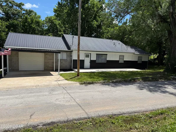 425 N Center St, Granby, MO 64844