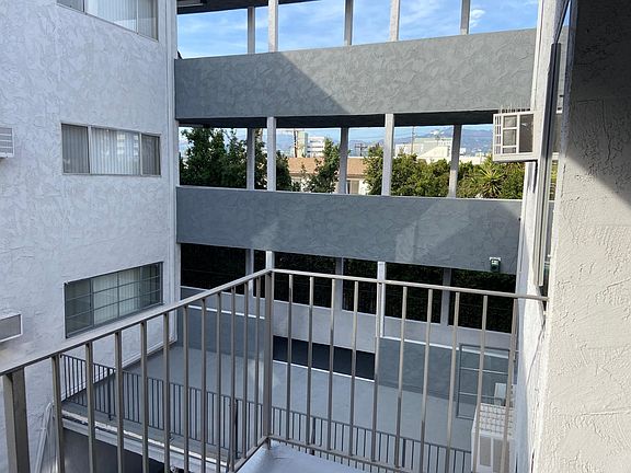4th image of 1234 N Edgemont St #205